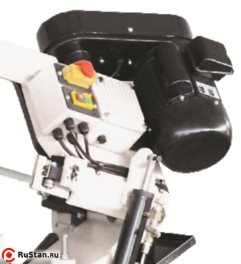 Metal Master BSG-200A имеет четыре скорости полотна: 24,41,61,82 м/мин. Скорость меняется перекидыванием ремней. фото №2 Metal Master BSG-200A имеет четыре скорости полотна: 24,41,61,82 м/мин. Скорость меняется перекидыванием ремней. фото №2