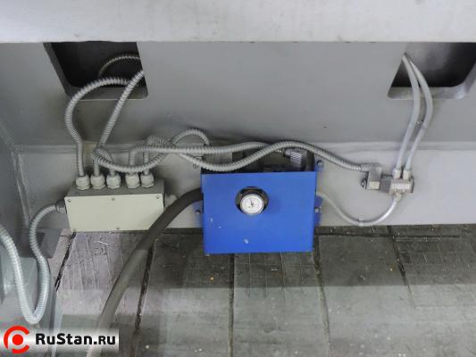 Гидравлические гильотинные ножницы НГ3428 фото №4 Гидравлические гильотинные ножницы НГ3428 фото №4