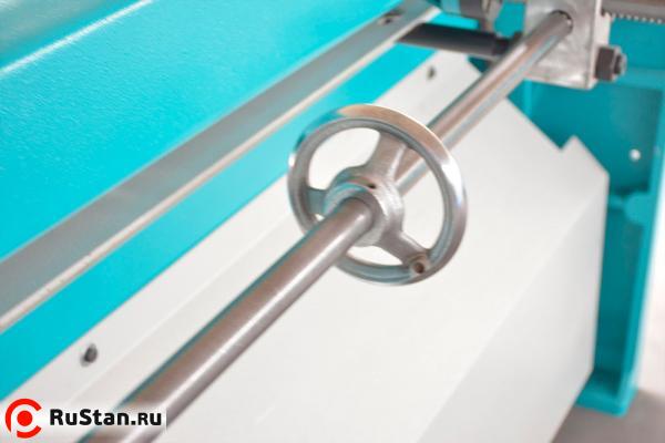 Электромеханические гильотины EMGA 1320x2,5 фото №3 EMGA 1320x2,5 фото №3