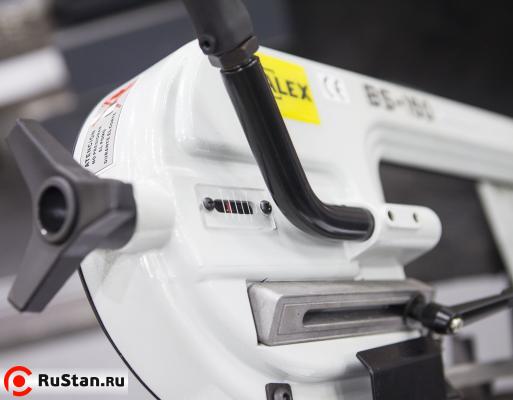 Ручное натяжение полотна. Маховик затягивается вручную, достигая правильное натяжение ленточной пилы! фото №2 STALEX BS-150 фото №2