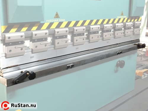 Стол гибочный ИБ1428 длиной от 1000 мм до 2000 мм фото №4 Стол гибочный ИБ1428 длиной от 1000 мм до 2000 мм фото №4