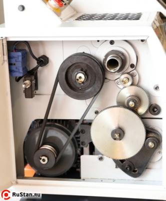 Главное преимущество токарного станка: Наличие металлических шестерней обладающих высоким ресурсом и повышенной износостойкостью, а наличие клиновидного ремня позволит избежать повреждения двигателя при превышении нагрузки на шпиндель фото №2 Metal Master MASTERTURN 2860G фото №2